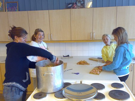 Mange kokkar, men ikkje noko søl Mange kokkar, men ikkje noko søl