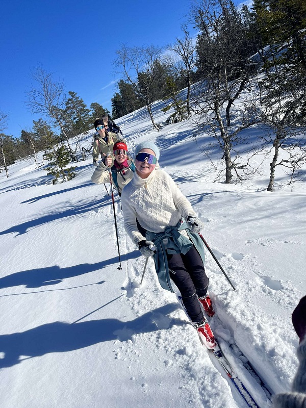 I ubrøyta